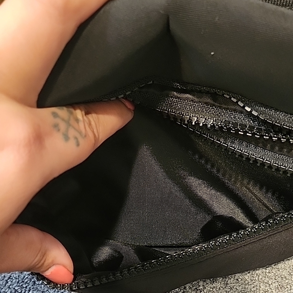 All in Motion Black Belt Bag - Picture 5 of 6